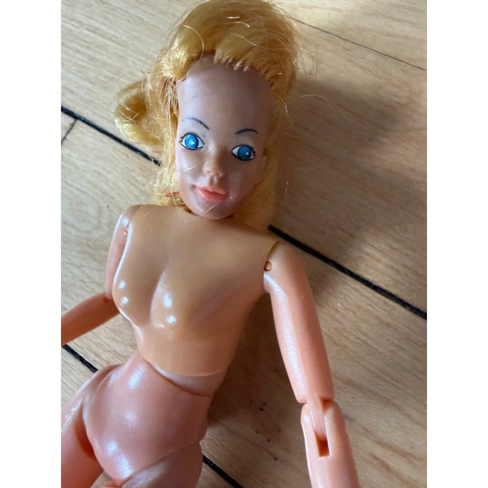 Vintage 1973 Mego Female Doll Body Blonde 8